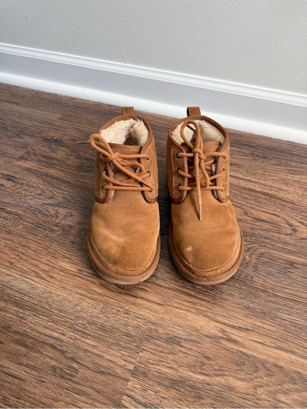 UGG Brown Suede Leather Shearling Neumel Boots Shoes Size 6 Women’s